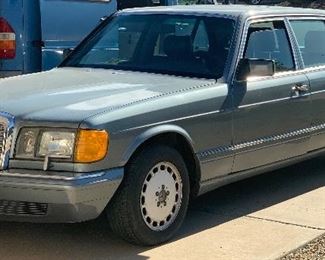 1987 Mercedes Benz 420 SEL (Vehicle just had extensive servicing/rebuild and is road ready)