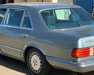 1987 Mercedes Benz 420 SEL (Vehicle just had extensive servicing/rebuild and is road ready)