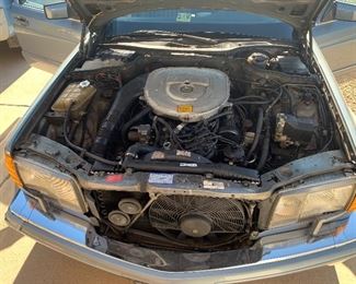 1987 Mercedes Benz 420 SEL (Vehicle just had extensive servicing/rebuild and is road ready)