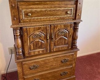 tall three drawer dresser 34.5”x18”x51”