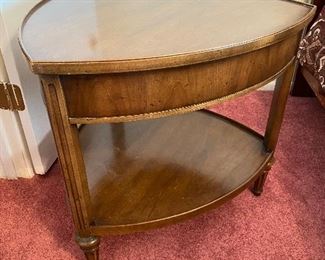 Vintage MCM Henredon furniture end table triangle 26”x26”x24”