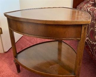 Vintage MCM Henredon furniture end table triangle 26”x26”x24”