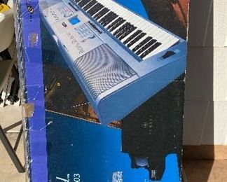 Yamaha DGX-203 76-Key Digital Grand Portable Keyboard