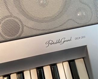 Yamaha DGX-203 76-Key Digital Grand Portable Keyboard
