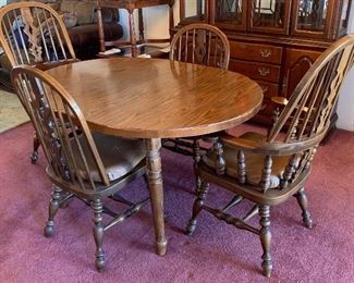Walnut Dining Table w/ 4 Chairs 29x41x53in HxWxD