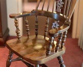 Walnut Dining Table w/ 4 Chairs 29x41x53in HxWxD