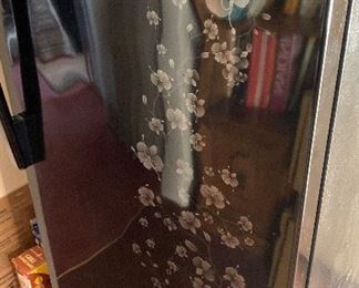 Samsung Compact Refrigerator R462 Multivoltage 68x24x27in HxWxD