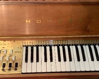 Hohner Vintage Table Top Organ Chord 18