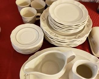 Pfaltzgraff Set