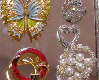 Lot's of Vintage Jewelry