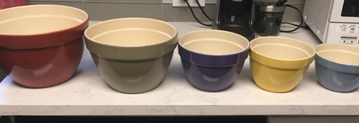 Set of 5 fun prep or mixing bowls