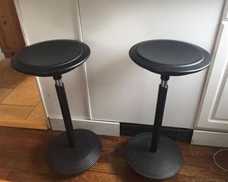 Adjustable bar or counter stools