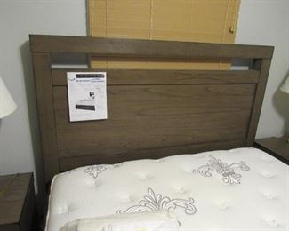 Bed w/Pillow-top Serta Mattress and box springs