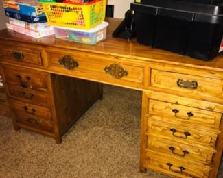 Partners desk....has 3 pcs...drawer on each side