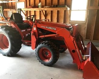 Kubota LA 482