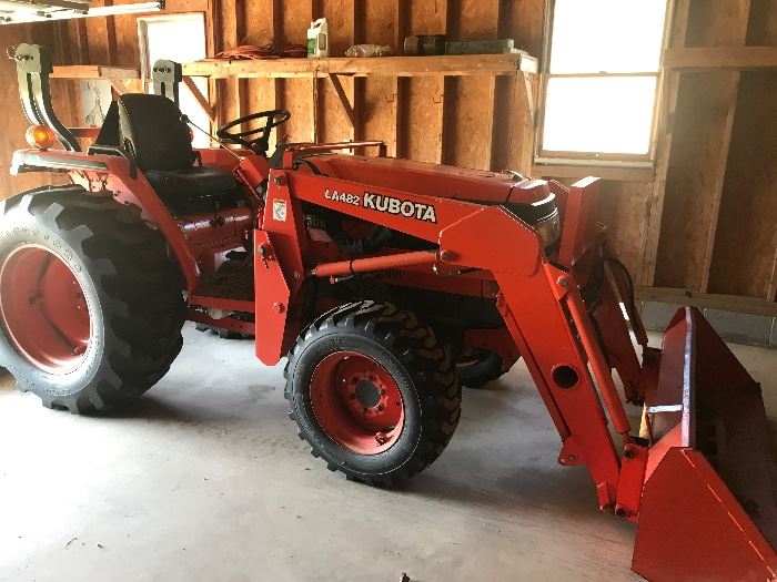 Kubota LA 482