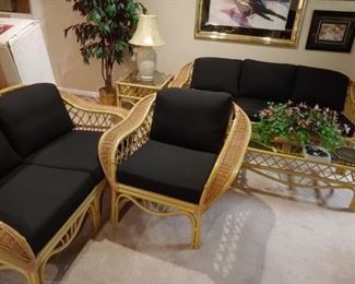 Wicker indoor/outdoor patio set NICE!