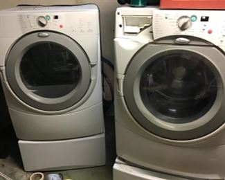 Whirlpool Duet - Washer / Dryer