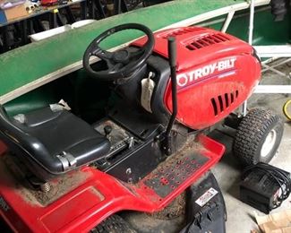 Troy Built  Lawn Tractor
