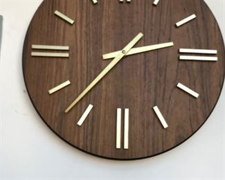 Midcentury clock
