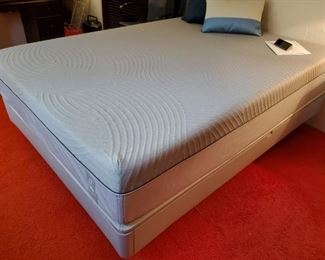 Like new and purchased in 2017 Sleep Number i7 Innovation full size bed.