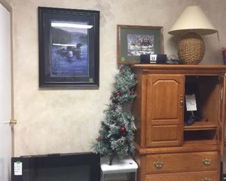 Michael Glenn Monroe signed print, tv cabinet, lamps, christmas trees