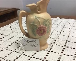 Vintage Hull pottery: Dogwood 520 - 4 3/4