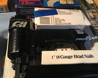 Pneumatic nailer