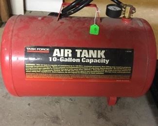 Compressed air tank