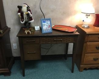 Sewing desk