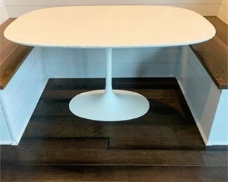 Lot 002
Vintage Knoll Eero Saarinen Oval Table