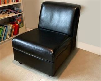 Lot 030
Contemporary Black Bonded Leather Side Chair