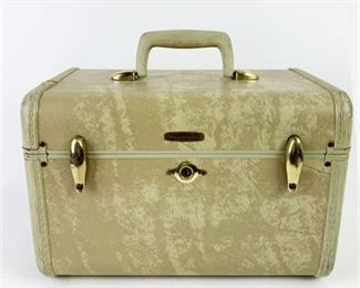 Lot 056
Vintage Samsonite #4521 Overnight Suitcase