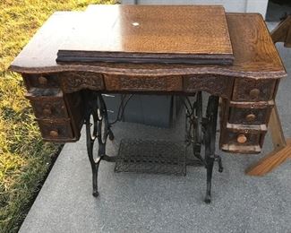 Singer sewing machine 