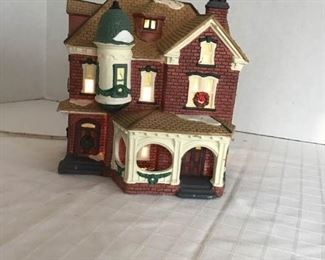 Christmas House Decoration https://ctbids.com/#!/description/share/293692