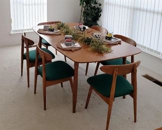 Mid Century Modern / Conant Ball Dining Room Table / Priced at Fair-Market-Value