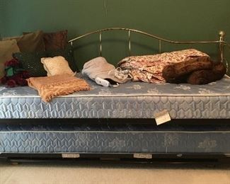 Brass day bed with trundle