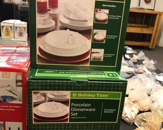 holiday dinnerware (new)