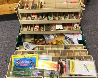 FISHING LURES TACKLE BOX