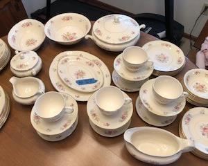 dinner service for 8