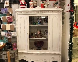 Cabinet - would be a nice bar or supply piece 