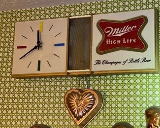 Miller High Life light up beer clock 