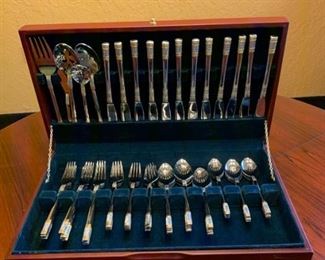 Wallace silverplate Service for 1 https://ctbids.com/#!/description/share/293097