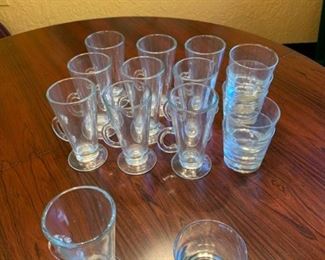 Assorted Glassware https://ctbids.com/#!/description/share/293100
