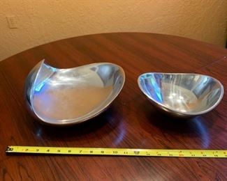Nambe Serving bowls and Tray https://ctbids.com/#!/description/share/293107