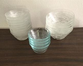 Assorted Glass Bowls https://ctbids.com/#!/description/share/294839