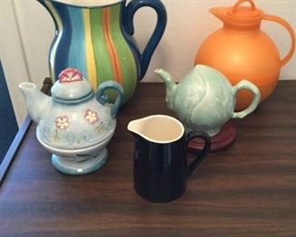 Pitchers and Tea Pots https://ctbids.com/#!/description/share/294842