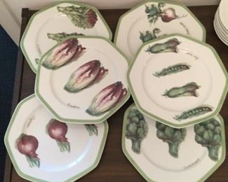 Small Appetizer Plates https://ctbids.com/#!/description/share/294802