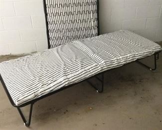 Two Portable Twin Beds https://ctbids.com/#!/description/share/295027