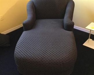 Chaise https://ctbids.com/#!/description/share/293121